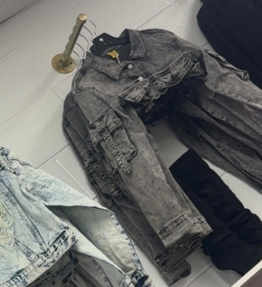 BLK CARGO CROP QUARTER JEAN JACKET
