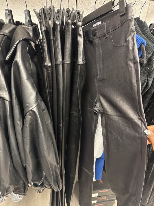 FAUX LEATHER STRETCHY PANT